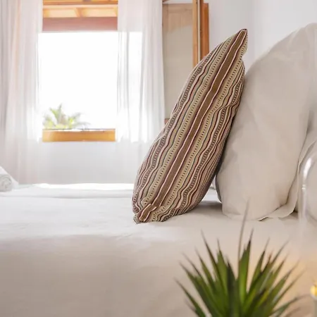 Chl La Mareta, Cozy With Pool Daire *
